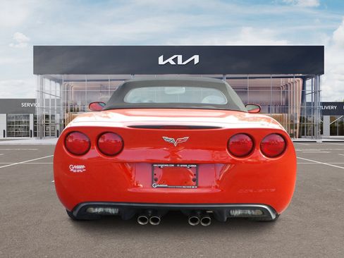 Used 2005 Chevrolet Corvette Convertible w/ Preferred Equipment Group image 4