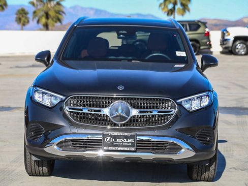 Used 2025 Mercedes-Benz GLC 300 4MATIC image 2