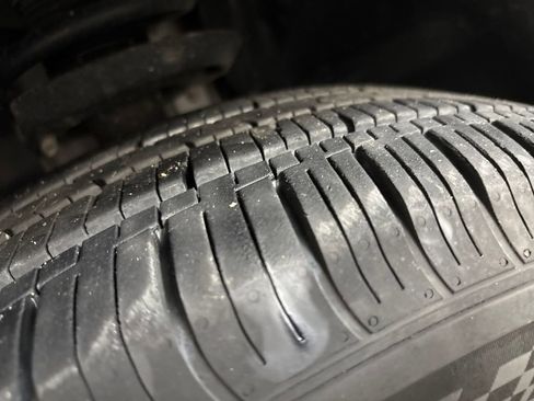 Used 2018 Jeep Cherokee Latitude w/ Cold Weather Group image 29