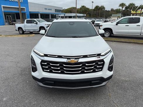 New 2026 Chevrolet Equinox LT w/ Convenience Package II FWD image 2