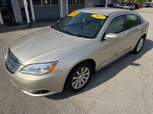Used 2013 Chrysler 200 Touring image 4
