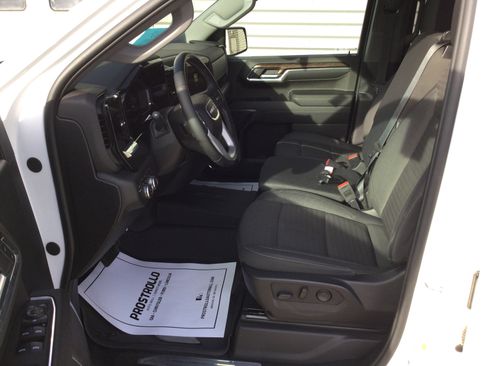 Used 2024 GMC Sierra 1500 SLE image 13