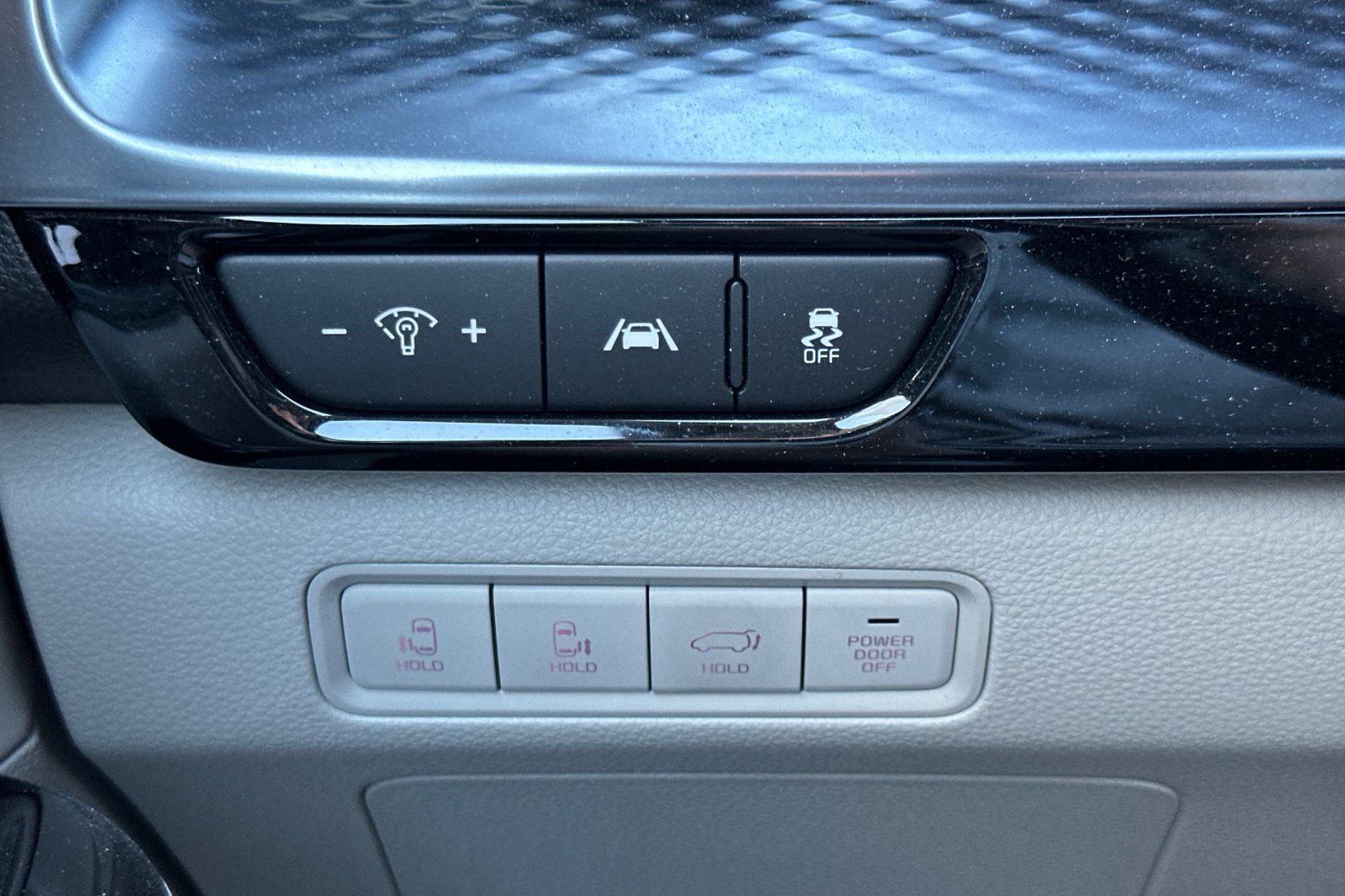 Used 2024 Kia Carnival SX Prestige FWD image 39