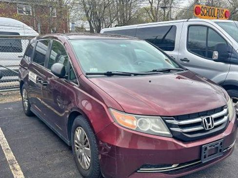 Used 2016 Honda Odyssey LX image 1