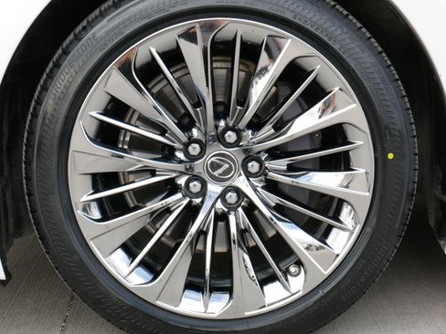 Used 2019 Lexus LS 500 AWD w/ Interior Upgrade Package image 17