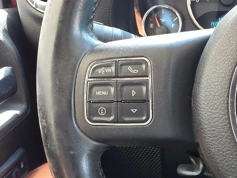 Used 2012 Jeep Wrangler Unlimited Sahara w/ Connectivity Group AWD/4WD image 18