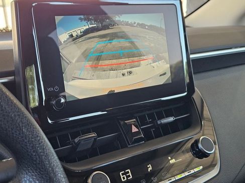 Used 2024 Toyota Corolla LE image 9