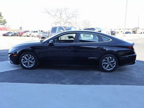 Used 2023 Hyundai Sonata SEL w/ Preferred Accessory Package image 3