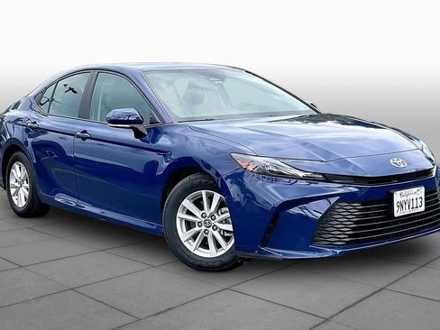 Used 2025 Toyota Camry LE w/ Convenience Package FWD image 2