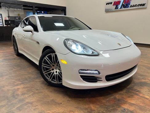 Used 2013 Porsche Panamera 4 image 1
