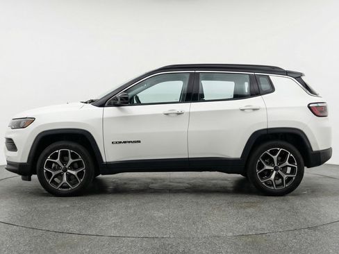 Used 2025 Jeep Compass Limited image 5