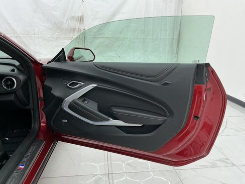 Used 2017 Chevrolet Camaro LT RWD image 19