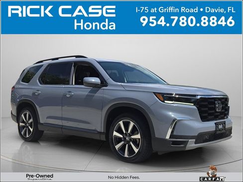 Certified 2025 Honda Pilot Touring image 1