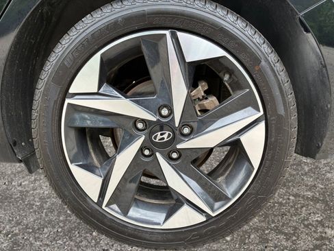 Used 2023 Hyundai Elantra SEL w/ Convenience Package FWD image 8