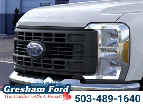 New 2026 Ford F250 XL w/ XL Chrome Package image 20