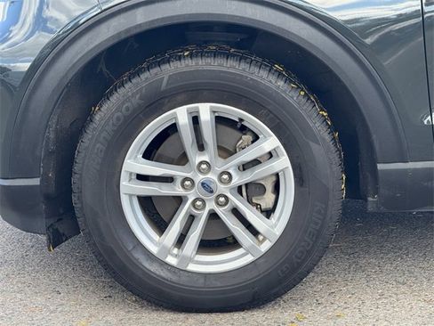 Used 2022 Ford Explorer XLT w/ Equipment Group 202A image 10