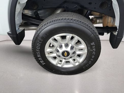 Used 2025 Chevrolet Silverado 2500 LT w/ Convenience Package AWD/4WD image 7