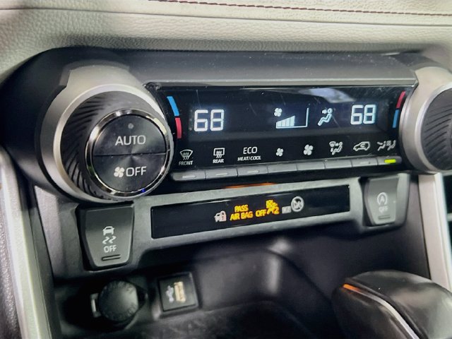 Used 2024 Toyota RAV4 XLE Premium FWD image 15