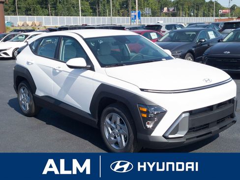 New 2026 Hyundai Kona SE image 3