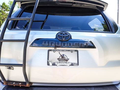 Used 2020 Toyota 4Runner Venture w/ Moonroof Package AWD/4WD image 46