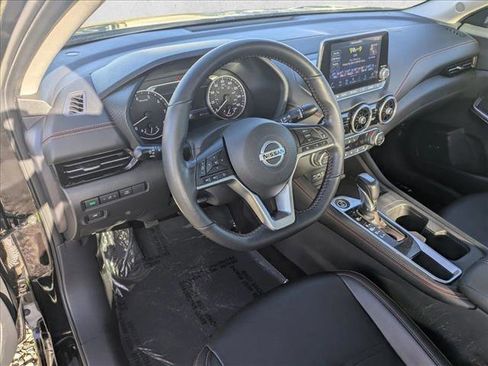 Used 2022 Nissan Sentra SR w/ SR Premium Package image 11