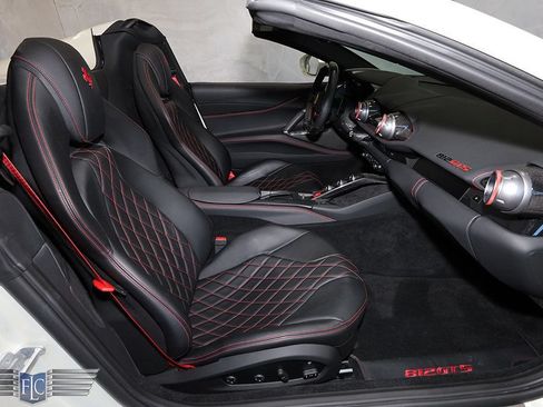 Used 2021 Ferrari 812 GTS RWD image 22