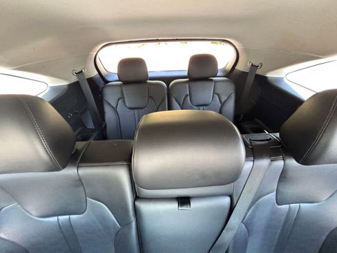 Used 2024 Kia Sorento S FWD image 30