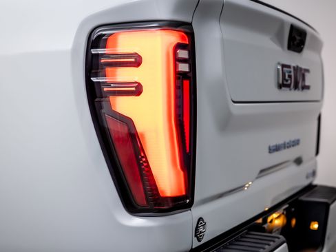 Used 2026 GMC Sierra 2500 AT4 w/ AT4 Premium Plus Package AWD/4WD image 12