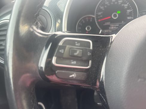 Used 2012 Volkswagen Beetle Launch Edition image 24