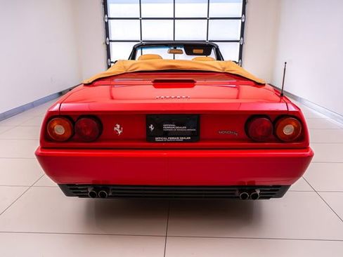 Used 1992 Ferrari Mondial T Cabriolet image 4