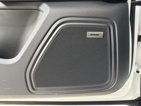 Certified 2025 Porsche Macan image 35