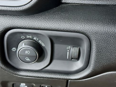 Used 2022 RAM 1500 Big Horn AWD/4WD image 17