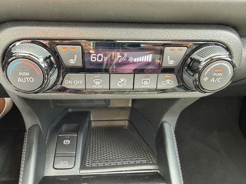 Certified 2023 Nissan Kicks SR w/ SR Premium Package FWD image 22