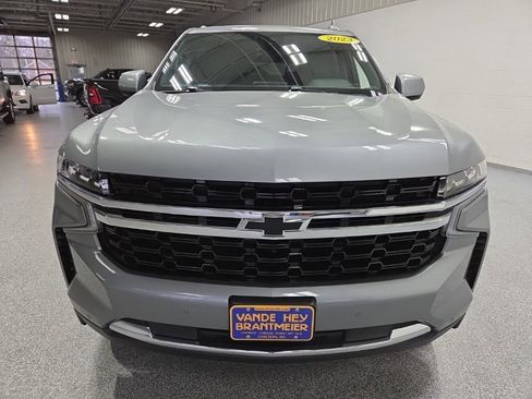 Used 2023 Chevrolet Suburban LS image 2