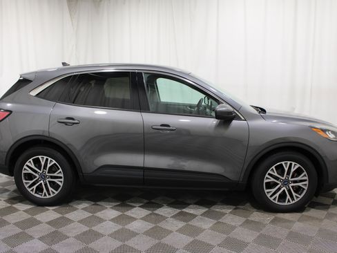 Used 2022 Ford Escape SEL w/ Technology Package FWD image 29