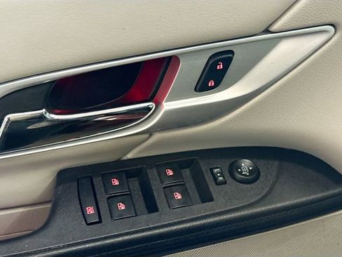 Used 2016 GMC Terrain SLT w/ Open Road Package image 18