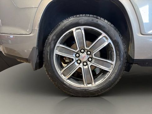 Used 2019 GMC Acadia Denali w/ Technology Package AWD/4WD image 37