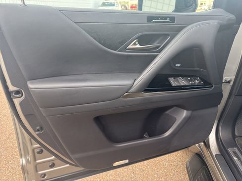 Certified 2024 Lexus LX 600 4WD w/ Appearance Package image 18