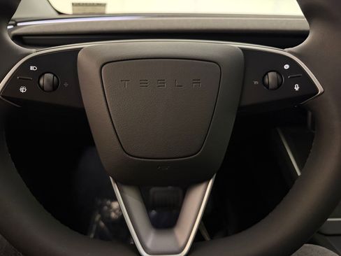 Used 2026 Tesla Model Y Long Range AWD/4WD image 17