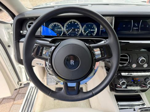 Used 2019 Rolls-Royce Phantom Sedan RWD image 35