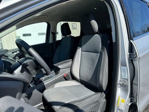 Used 2019 Ford Escape SE image 16