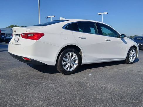 Used 2025 Chevrolet Malibu LT FWD image 3