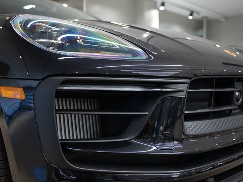 Certified 2025 Porsche Macan S AWD/4WD image 14