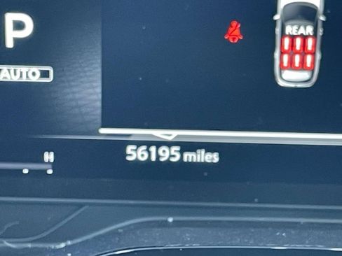 Used 2024 Nissan Pathfinder Platinum w/ Cargo Package image 39