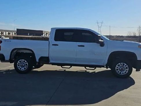 Used 2025 Chevrolet Silverado 2500 W/T image 9