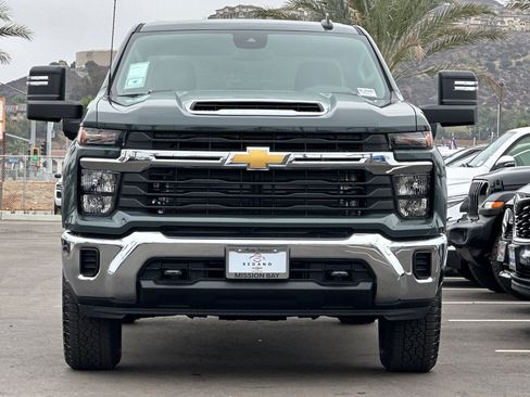 New 2026 Chevrolet Silverado 3500 LT image 9