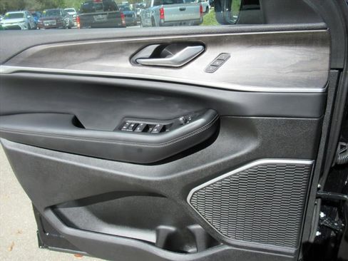 New 2026 Jeep Grand Cherokee Limited w/ Luxury Tech Group II RWD image 19