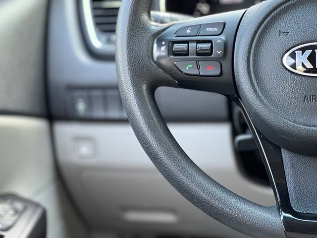 Used 2016 Kia Sedona L FWD image 31