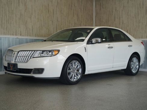 Used 2012 Lincoln MKZ FWD image 4