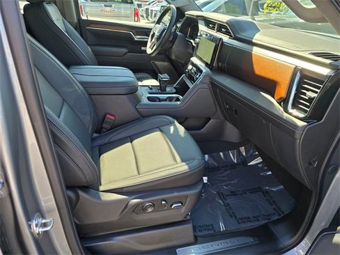 Used 2025 GMC Sierra 1500 Denali w/ Denali Reserve Package image 10